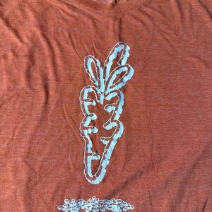 Men's Carrot Graphic Tee in orange